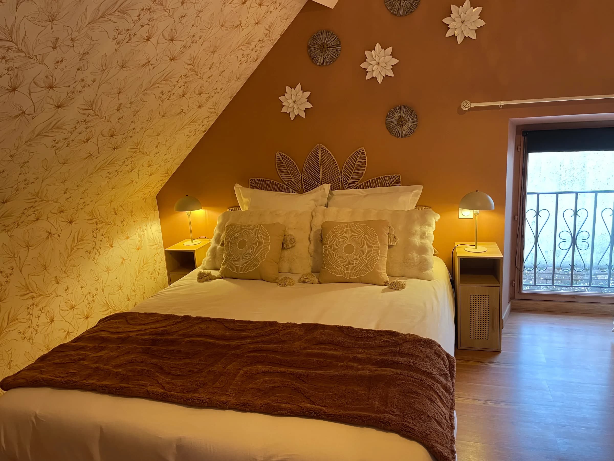 Bedroom 2, headboard under the eaves